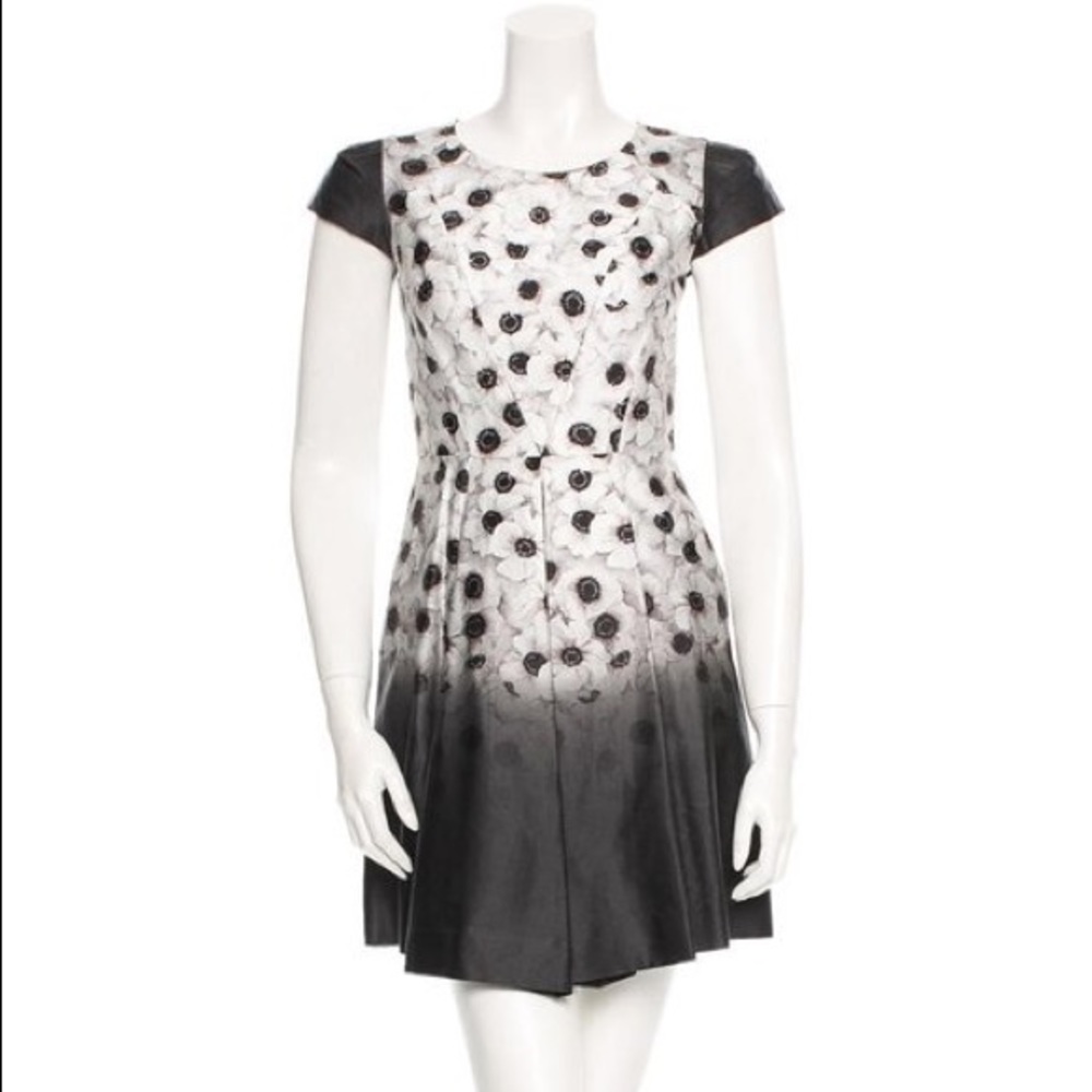 Milly Black & White Floral s/s Pleated Dress